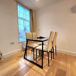 Comfortable 2Br Flat - 1 Min To Tube, Sleeps 6