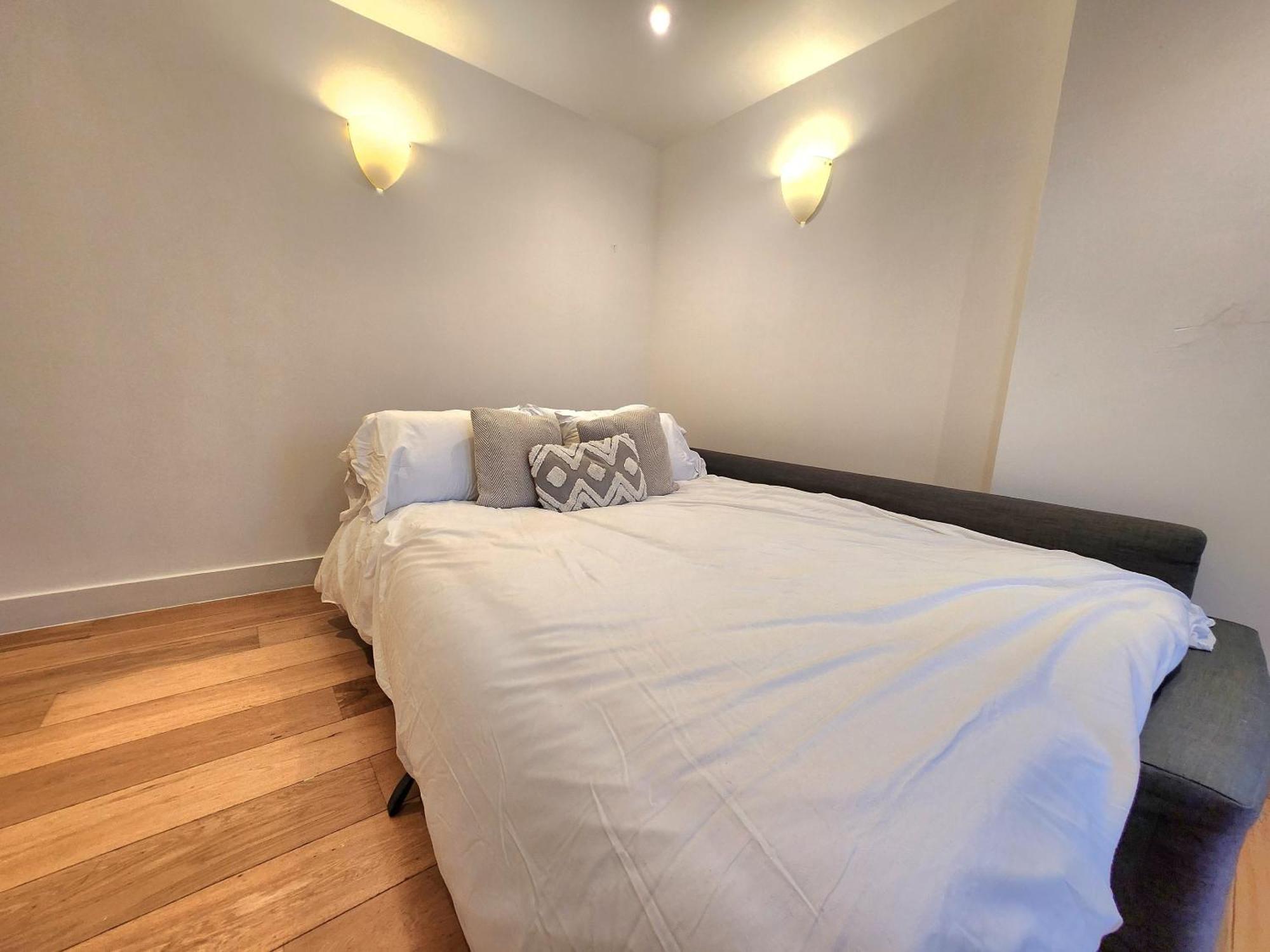 Comfortable 2br Flat - 1 Min To Tube, Sleeps 6 Appartamento *
