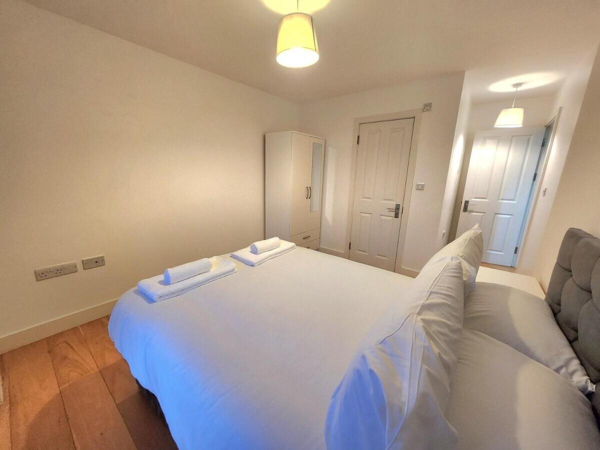 Comfortable 2br Flat - 1 Min To Tube, Sleeps 6 Appartamento